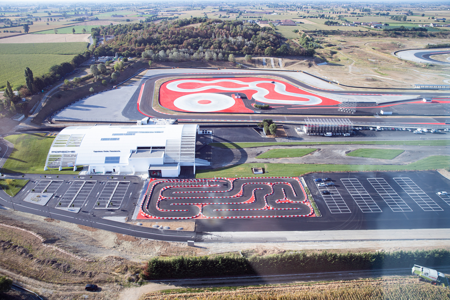 Impianto e piste del Porsche Experience Center Franciacorta. Ph. ©Claudio Lavenia/Getty Images for Porsche Italia